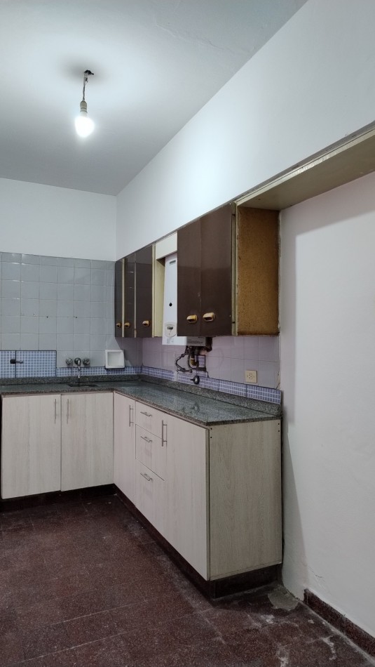 1 Dormitorio con patio. Corrientes 1270