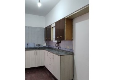 1 Dormitorio con patio. Corrientes 1270